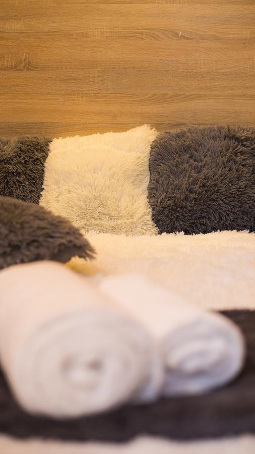 Smart Apartment On Filatova ลวีฟ ภายนอก รูปภาพ